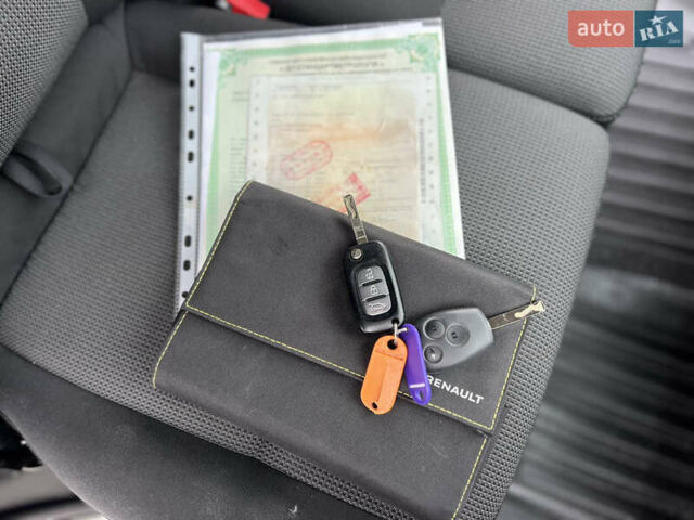 Белый Рено Мастер, объемом двигателя 2.3 л и пробегом 233 тыс. км за 17900 $, фото 117 на Automoto.ua