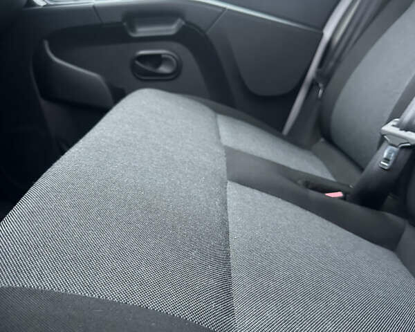 Белый Рено Мастер, объемом двигателя 2.3 л и пробегом 36 тыс. км за 25600 $, фото 33 на Automoto.ua