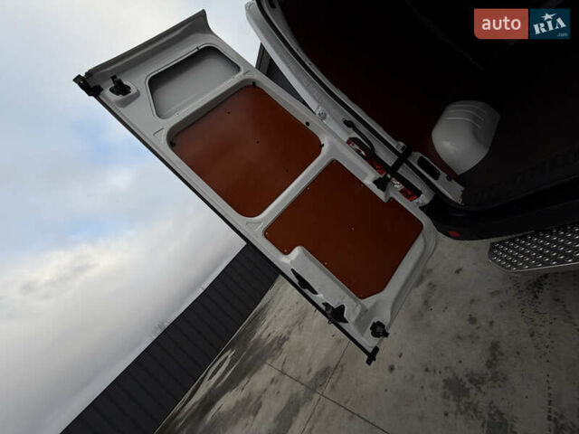 Белый Рено Мастер, объемом двигателя 2.3 л и пробегом 177 тыс. км за 20900 $, фото 31 на Automoto.ua