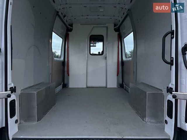 Белый Рено Мастер, объемом двигателя 2.3 л и пробегом 223 тыс. км за 17200 $, фото 18 на Automoto.ua