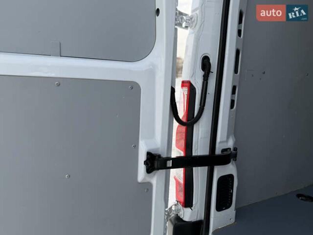 Белый Рено Мастер, объемом двигателя 2.3 л и пробегом 189 тыс. км за 28300 $, фото 36 на Automoto.ua