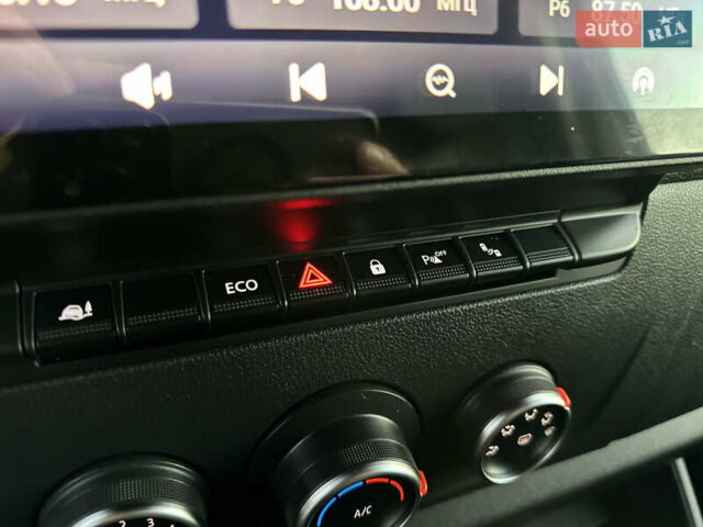 Білий Рено Мастєр, об'ємом двигуна 2.3 л та пробігом 175 тис. км за 19600 $, фото 43 на Automoto.ua