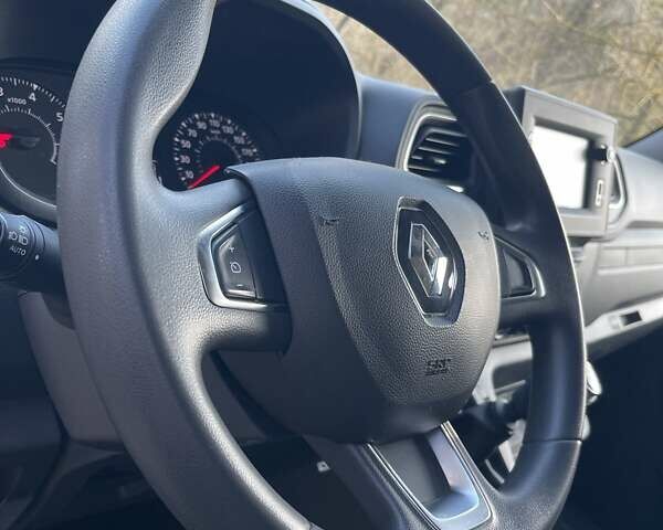 Белый Рено Мастер, объемом двигателя 2.3 л и пробегом 180 тыс. км за 22000 $, фото 50 на Automoto.ua