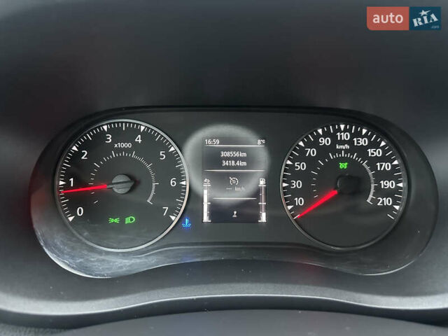 Білий Рено Мастєр, об'ємом двигуна 2.3 л та пробігом 308 тис. км за 18500 $, фото 10 на Automoto.ua