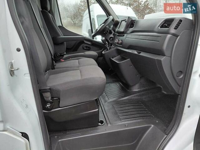 Белый Рено Мастер, объемом двигателя 2.3 л и пробегом 216 тыс. км за 20000 $, фото 46 на Automoto.ua