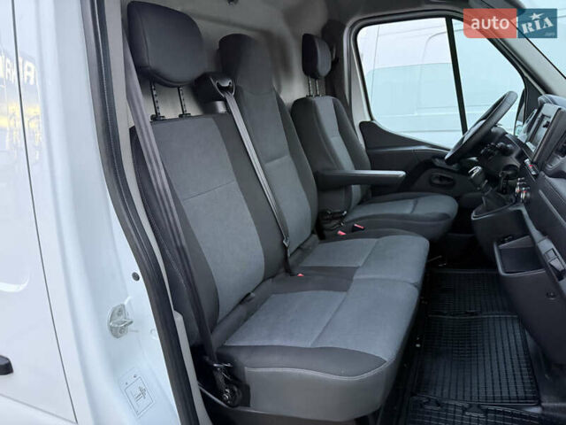 Белый Рено Мастер, объемом двигателя 0 л и пробегом 252 тыс. км за 18800 $, фото 50 на Automoto.ua