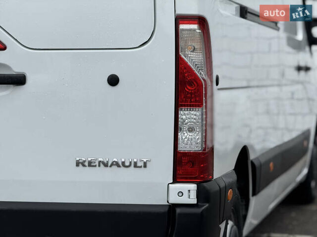 Белый Рено Мастер, объемом двигателя 2.3 л и пробегом 242 тыс. км за 21000 $, фото 16 на Automoto.ua