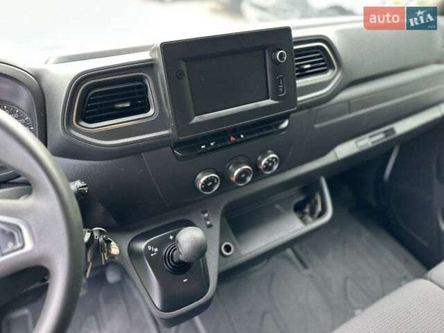 Белый Рено Мастер, объемом двигателя 2.3 л и пробегом 204 тыс. км за 20800 $, фото 14 на Automoto.ua