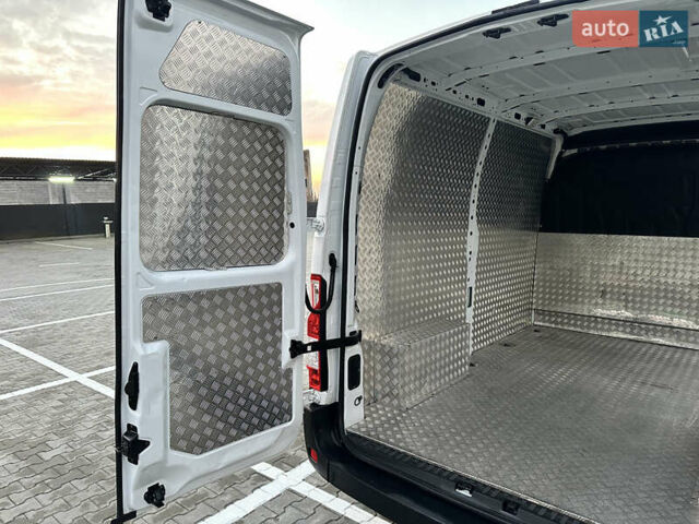 Білий Рено Мастєр, об'ємом двигуна 2.3 л та пробігом 171 тис. км за 18800 $, фото 62 на Automoto.ua