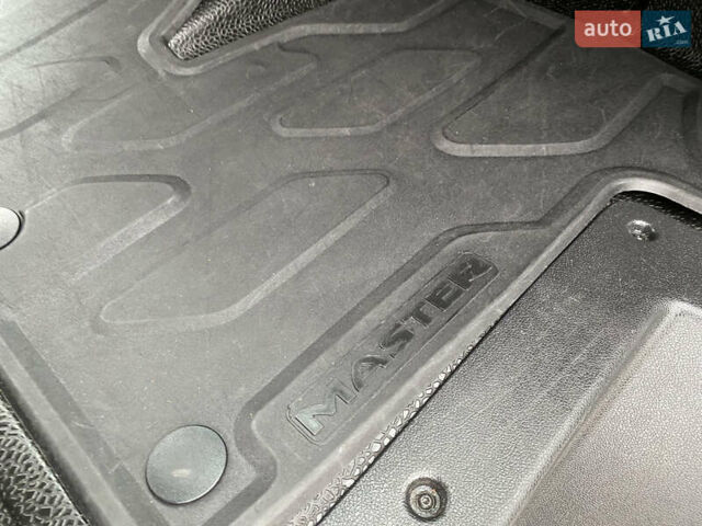 Білий Рено Мастєр, об'ємом двигуна 2.3 л та пробігом 246 тис. км за 19900 $, фото 53 на Automoto.ua