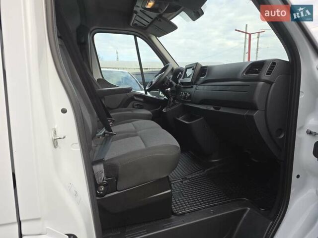 Белый Рено Мастер, объемом двигателя 2.3 л и пробегом 206 тыс. км за 21000 $, фото 24 на Automoto.ua