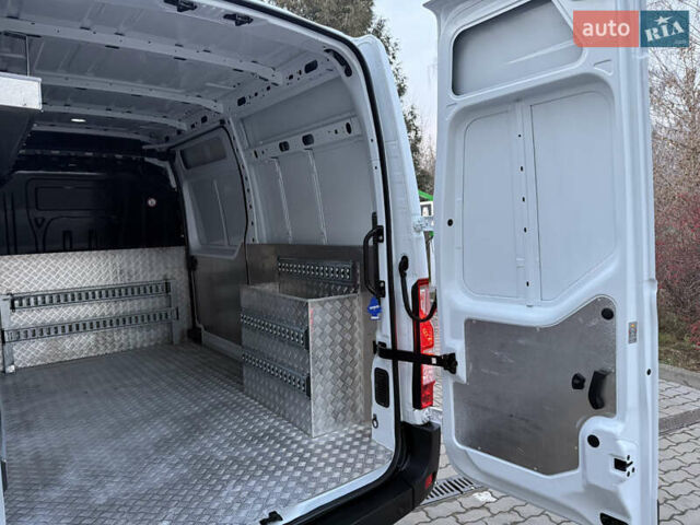 Белый Рено Мастер, объемом двигателя 0 л и пробегом 252 тыс. км за 18800 $, фото 61 на Automoto.ua