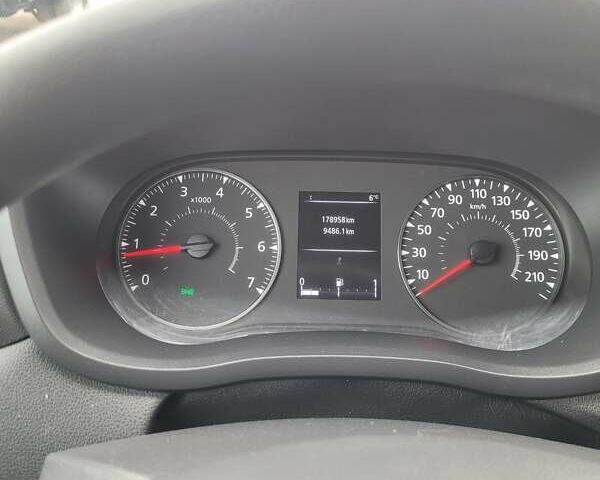 Белый Рено Мастер, объемом двигателя 2.3 л и пробегом 178 тыс. км за 20800 $, фото 10 на Automoto.ua