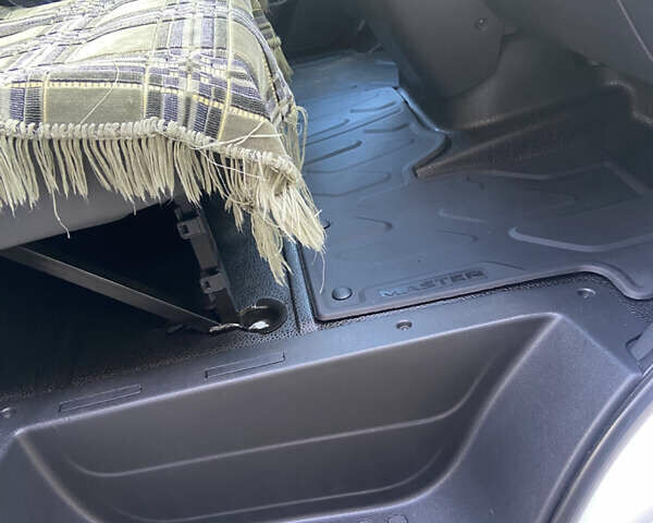 Белый Рено Мастер, объемом двигателя 2.3 л и пробегом 150 тыс. км за 21700 $, фото 27 на Automoto.ua