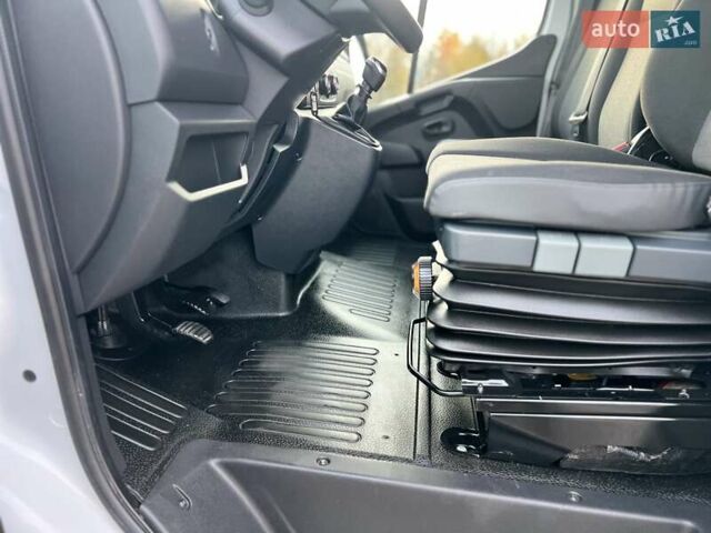 Білий Рено Мастєр, об'ємом двигуна 2.3 л та пробігом 164 тис. км за 19750 $, фото 30 на Automoto.ua