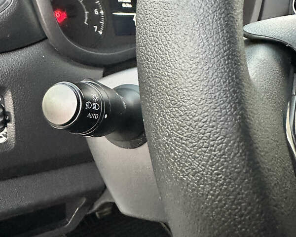 Білий Рено Мастєр, об'ємом двигуна 2.3 л та пробігом 171 тис. км за 18800 $, фото 29 на Automoto.ua