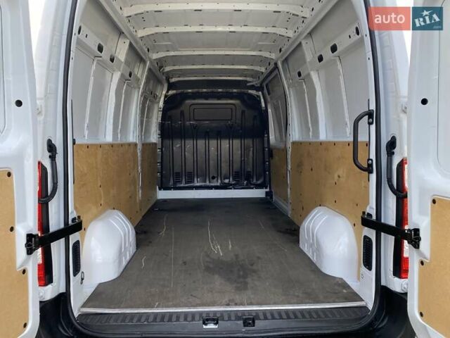 Белый Рено Мастер, объемом двигателя 2.3 л и пробегом 138 тыс. км за 18850 $, фото 21 на Automoto.ua