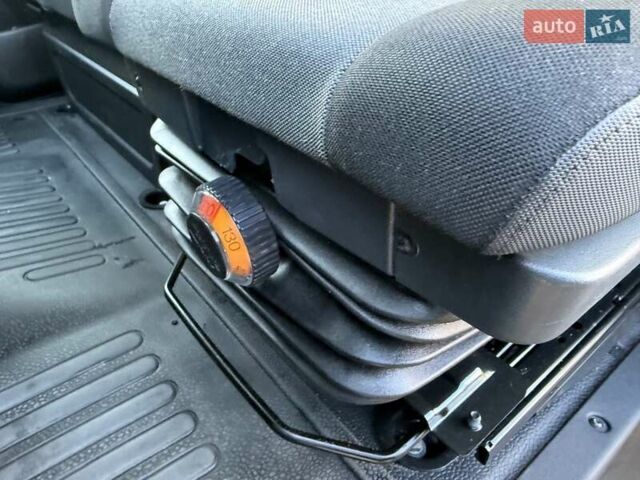 Белый Рено Мастер, объемом двигателя 2.3 л и пробегом 250 тыс. км за 19999 $, фото 19 на Automoto.ua