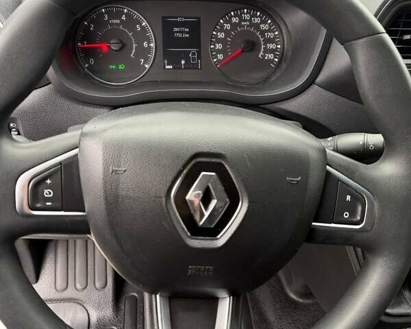 Білий Рено Мастєр, об'ємом двигуна 0 л та пробігом 281 тис. км за 19750 $, фото 13 на Automoto.ua