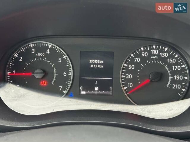 Белый Рено Мастер, объемом двигателя 2.3 л и пробегом 230 тыс. км за 20500 $, фото 17 на Automoto.ua