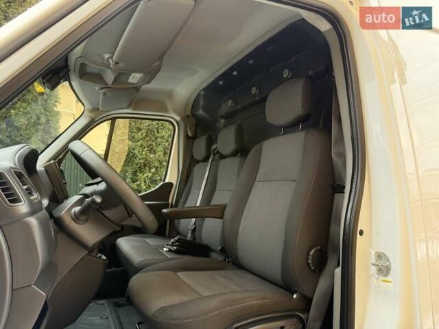 Білий Рено Мастєр, об'ємом двигуна 2.3 л та пробігом 209 тис. км за 18700 $, фото 43 на Automoto.ua