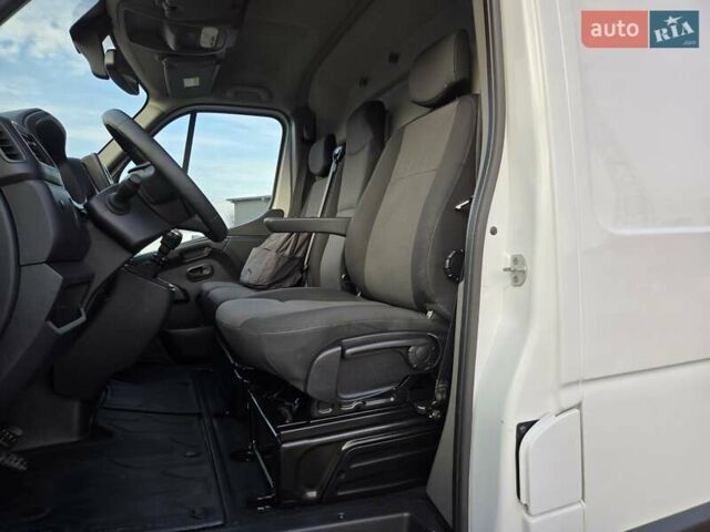 Белый Рено Мастер, объемом двигателя 2.3 л и пробегом 179 тыс. км за 18900 $, фото 57 на Automoto.ua