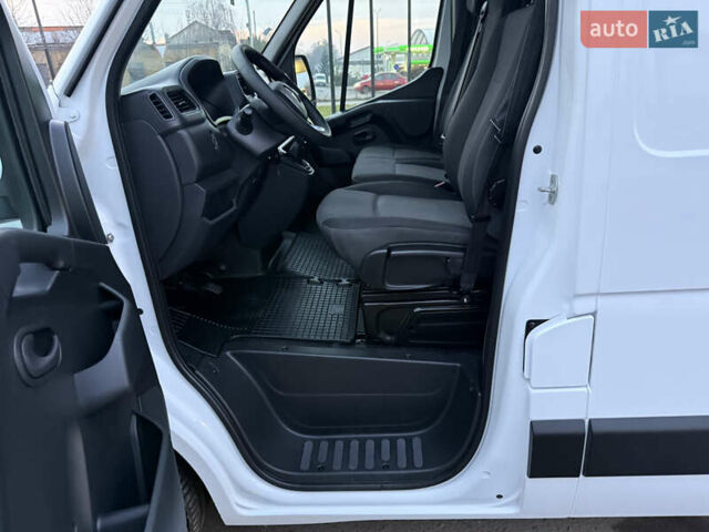 Белый Рено Мастер, объемом двигателя 0 л и пробегом 252 тыс. км за 18800 $, фото 21 на Automoto.ua