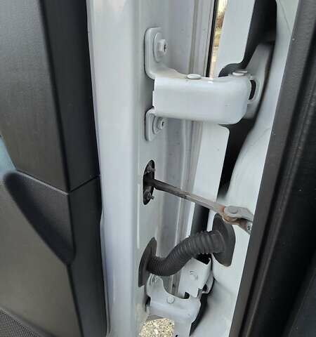 Белый Рено Мастер, объемом двигателя 2.3 л и пробегом 352 тыс. км за 17900 $, фото 19 на Automoto.ua