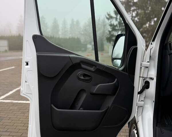 Білий Рено Мастєр, об'ємом двигуна 0 л та пробігом 281 тис. км за 19750 $, фото 18 на Automoto.ua