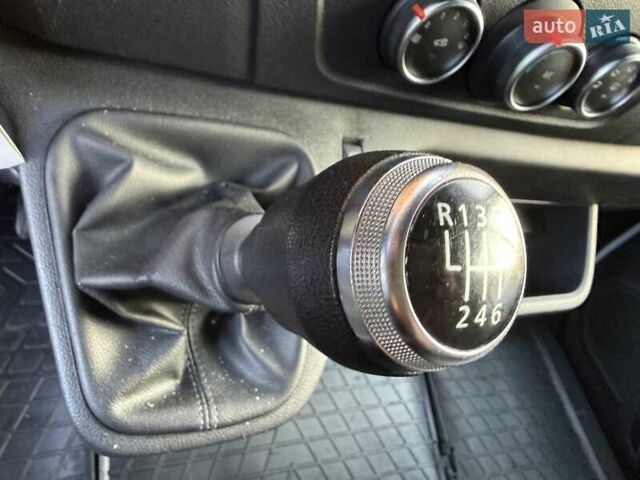 Білий Рено Мастєр, об'ємом двигуна 2.3 л та пробігом 205 тис. км за 20500 $, фото 19 на Automoto.ua