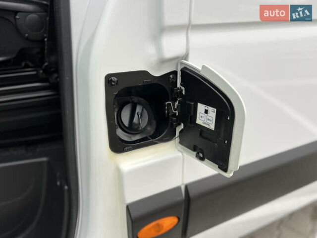 Белый Рено Мастер, объемом двигателя 2.3 л и пробегом 233 тыс. км за 17900 $, фото 131 на Automoto.ua