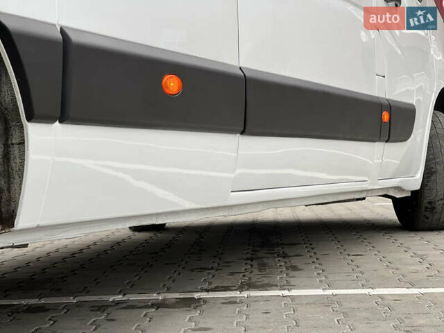 Белый Рено Мастер, объемом двигателя 2.3 л и пробегом 233 тыс. км за 17900 $, фото 74 на Automoto.ua
