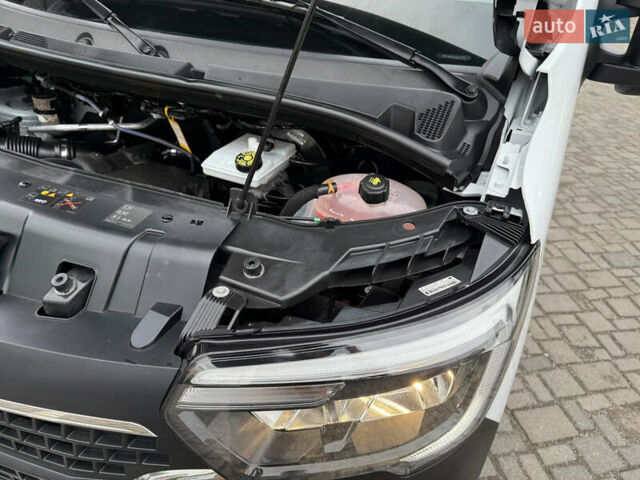 Білий Рено Мастєр, об'ємом двигуна 0 л та пробігом 266 тис. км за 21300 $, фото 93 на Automoto.ua