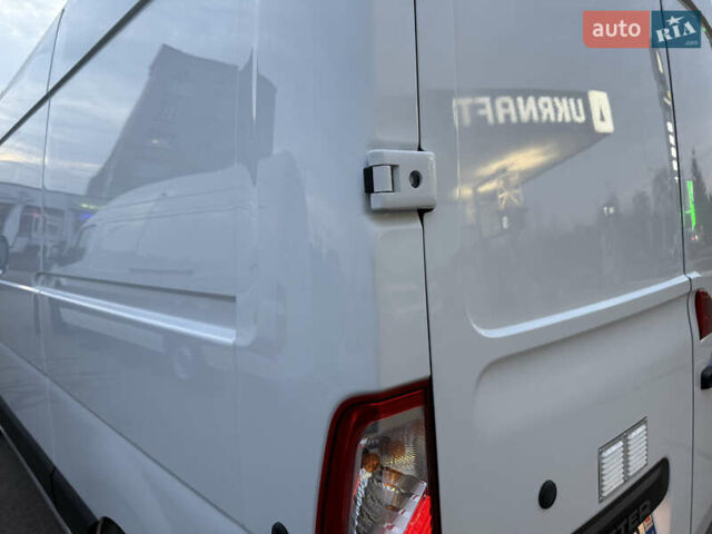 Белый Рено Мастер, объемом двигателя 0 л и пробегом 252 тыс. км за 18800 $, фото 7 на Automoto.ua
