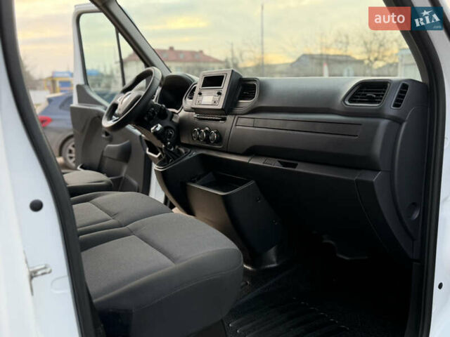 Белый Рено Мастер, объемом двигателя 2.3 л и пробегом 255 тыс. км за 24900 $, фото 24 на Automoto.ua