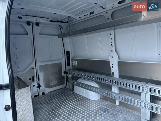 Белый Рено Мастер, объемом двигателя 0 л и пробегом 252 тыс. км за 18800 $, фото 74 на Automoto.ua