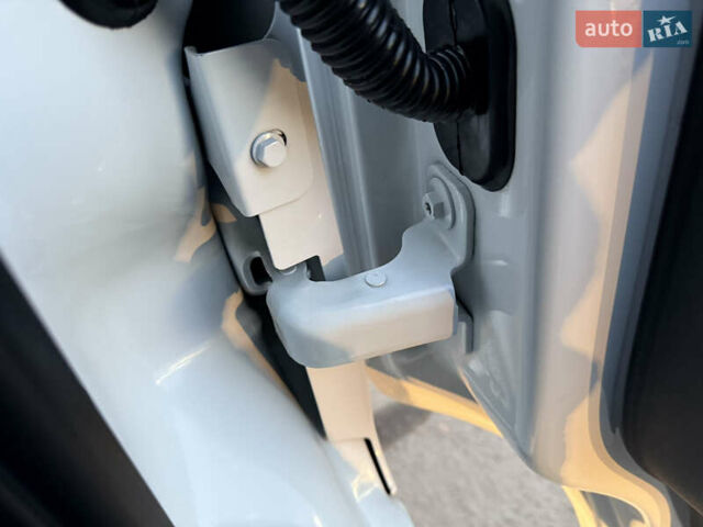 Белый Рено Мастер, объемом двигателя 0 л и пробегом 252 тыс. км за 18800 $, фото 39 на Automoto.ua