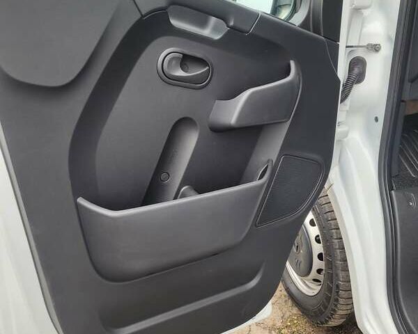 Белый Рено Мастер, объемом двигателя 2.3 л и пробегом 178 тыс. км за 20800 $, фото 49 на Automoto.ua