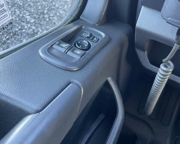 Білий Рено Мастєр, об'ємом двигуна 2.3 л та пробігом 143 тис. км за 22500 $, фото 27 на Automoto.ua