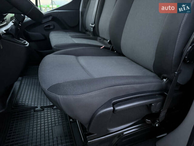 Белый Рено Мастер, объемом двигателя 0 л и пробегом 252 тыс. км за 18800 $, фото 23 на Automoto.ua