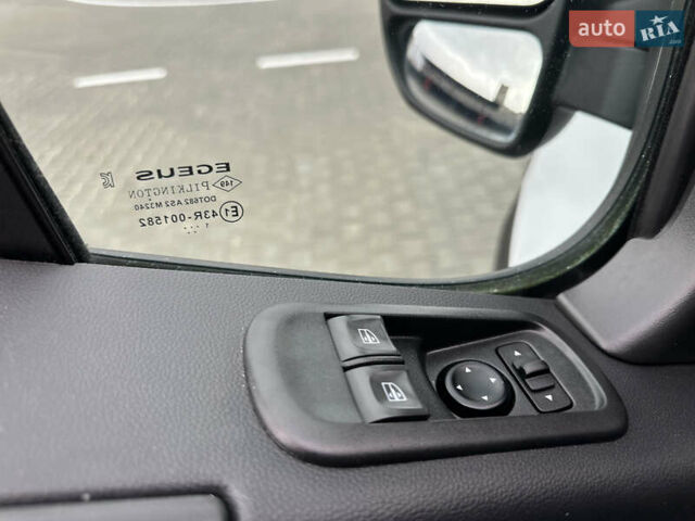 Белый Рено Мастер, объемом двигателя 2.3 л и пробегом 240 тыс. км за 18500 $, фото 39 на Automoto.ua