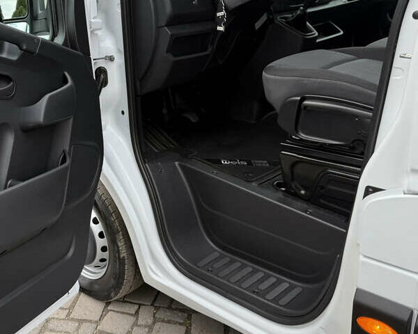 Білий Рено Мастєр, об'ємом двигуна 0 л та пробігом 266 тис. км за 21300 $, фото 28 на Automoto.ua