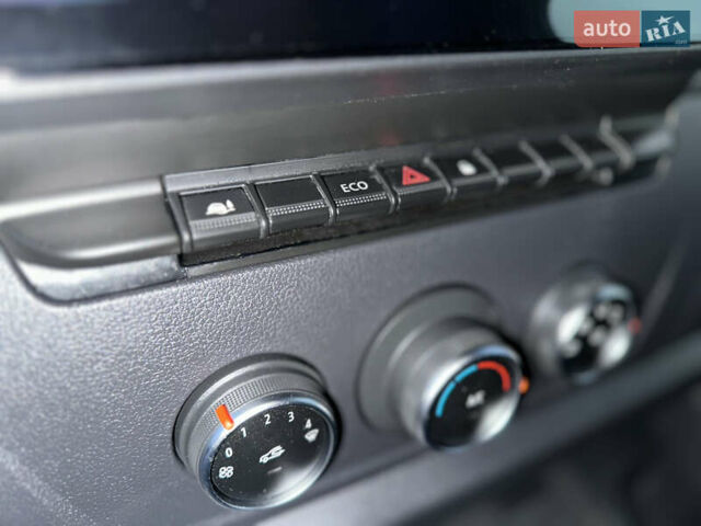 Білий Рено Мастєр, об'ємом двигуна 2.3 л та пробігом 171 тис. км за 18800 $, фото 41 на Automoto.ua