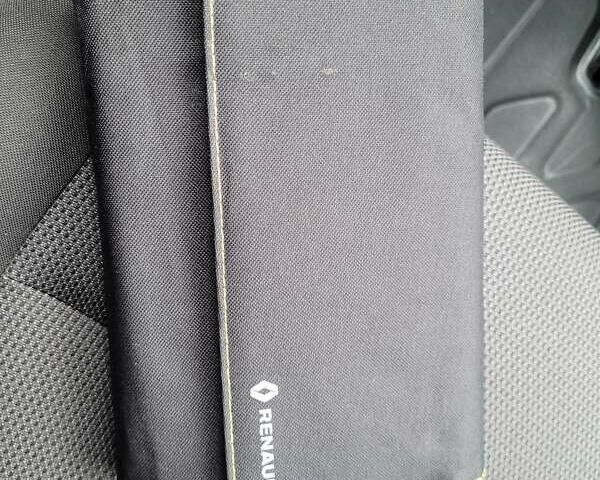 Белый Рено Мастер, объемом двигателя 2.3 л и пробегом 178 тыс. км за 20800 $, фото 6 на Automoto.ua