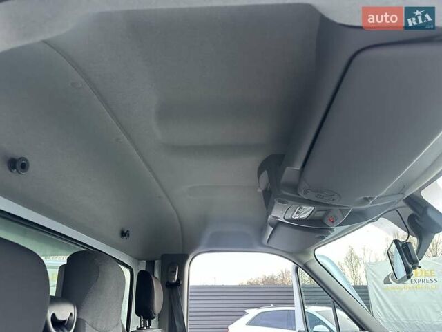 Белый Рено Мастер, объемом двигателя 2.3 л и пробегом 290 тыс. км за 25200 $, фото 30 на Automoto.ua