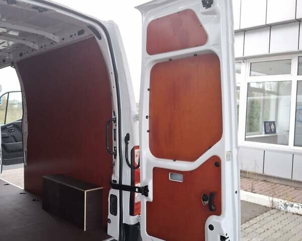 Белый Рено Мастер, объемом двигателя 2.3 л и пробегом 241 тыс. км за 19800 $, фото 21 на Automoto.ua