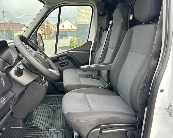 Белый Рено Мастер, объемом двигателя 2.3 л и пробегом 240 тыс. км за 18500 $, фото 42 на Automoto.ua