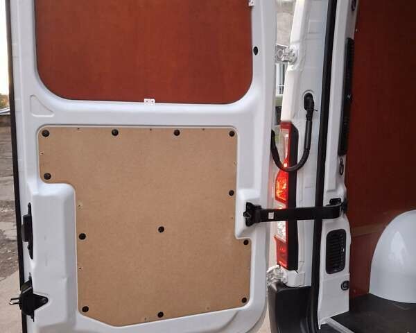 Белый Рено Мастер, объемом двигателя 2.3 л и пробегом 288 тыс. км за 19600 $, фото 20 на Automoto.ua