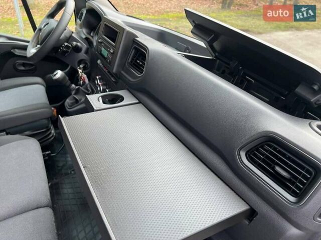 Белый Рено Мастер, объемом двигателя 2.3 л и пробегом 293 тыс. км за 24999 $, фото 57 на Automoto.ua