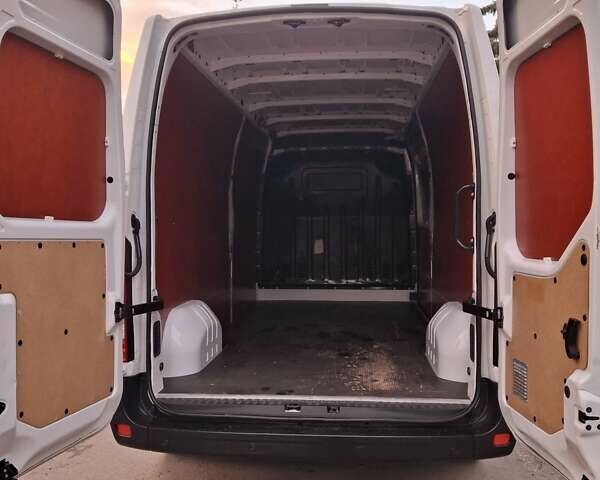 Белый Рено Мастер, объемом двигателя 2.3 л и пробегом 288 тыс. км за 19600 $, фото 16 на Automoto.ua